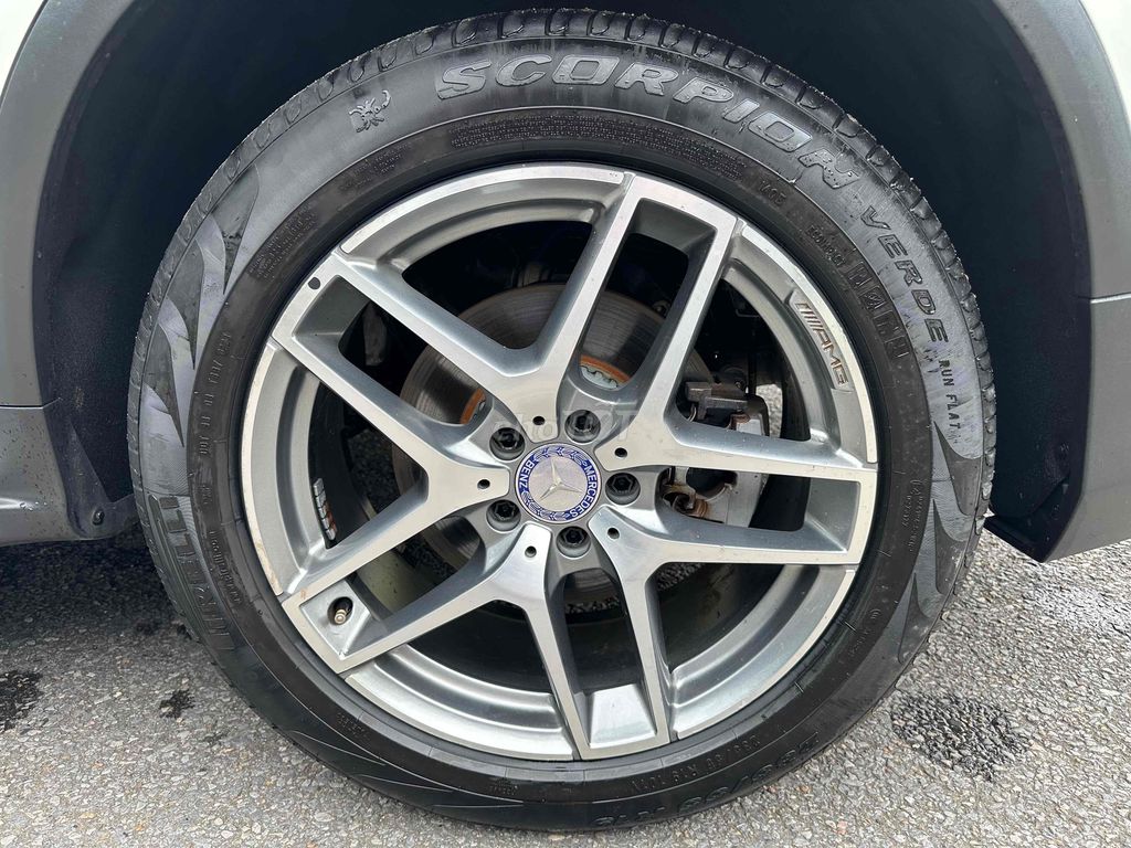 Mercedes Benz GLC 300 AMG  2016 Trắng Nâu 9 Vạn. Mua bán Ô tô tại Quận Cầu Giấy Hà Nội được đăng bởi Vũ Kiên hình 13