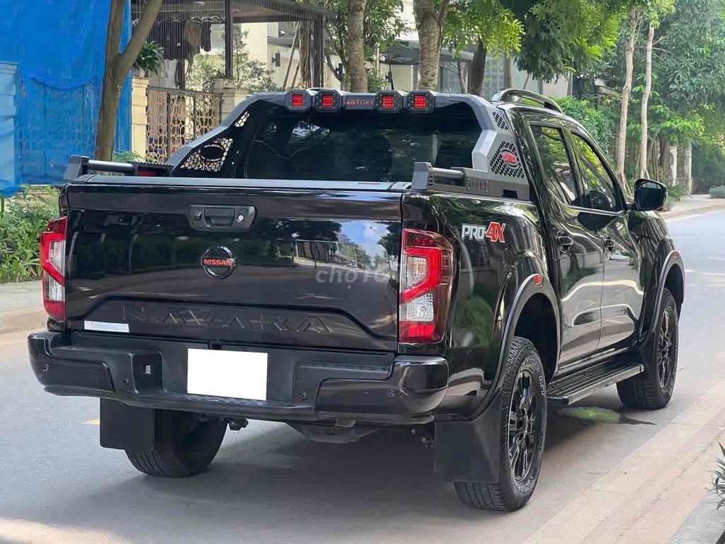 Nissan Navara Pro4X sx 2022 màu đen siêu đẹp. Mua bán Ô tô tại Quận Cầu Giấy Hà Nội được đăng bởi Cao Quý hình 4