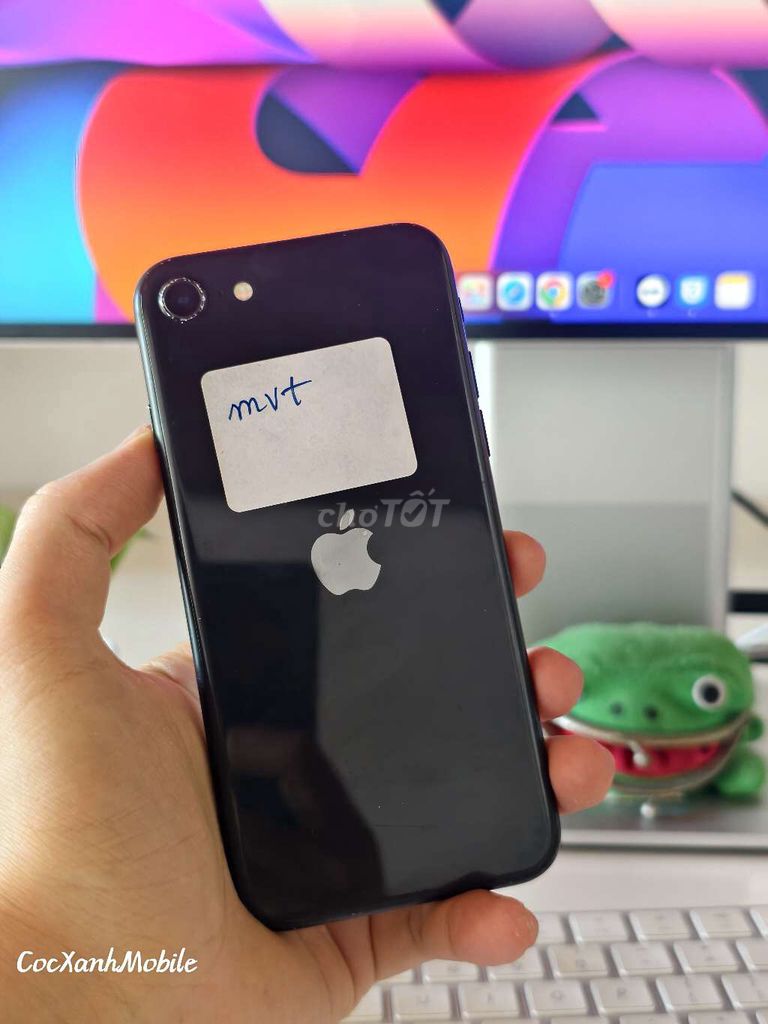 Apple iPhone SE 2020 64GB Đen Quốc Tế. Mua bán Điện thoại tại Quận Liên Chiểu Đà Nẵng được đăng bởi Minh Hiệp CócXanhMobile hình 1