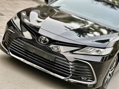 Toyota Camry 2.0Q sx 2022 đã đi hơn 1vạn km Xe đẹp
