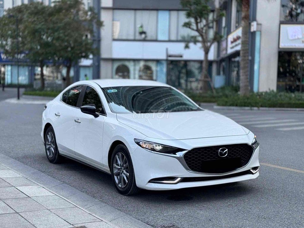 Mazda 3 Luxury 2021 màu trắng 1 chủ đẹp căng