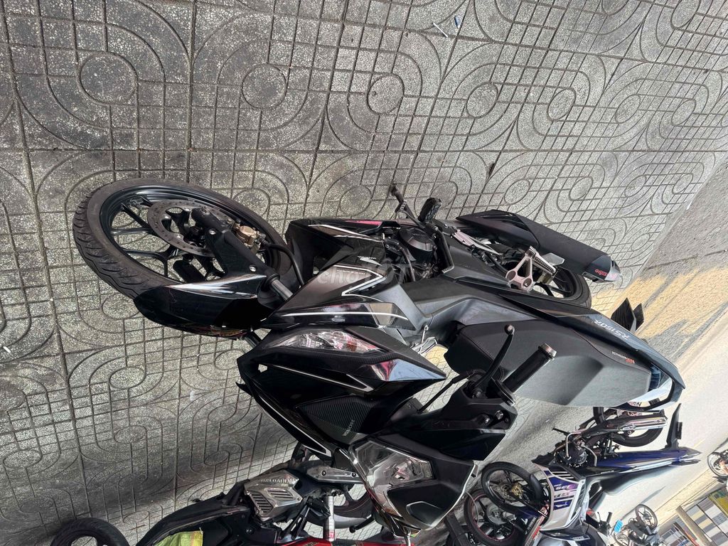 Honda Winner 2016 Đen Côn tay. Mua bán Xe máy tại Quận Tân Bình Tp Hồ Chí Minh được đăng bởi xe máy tân bình hình 4