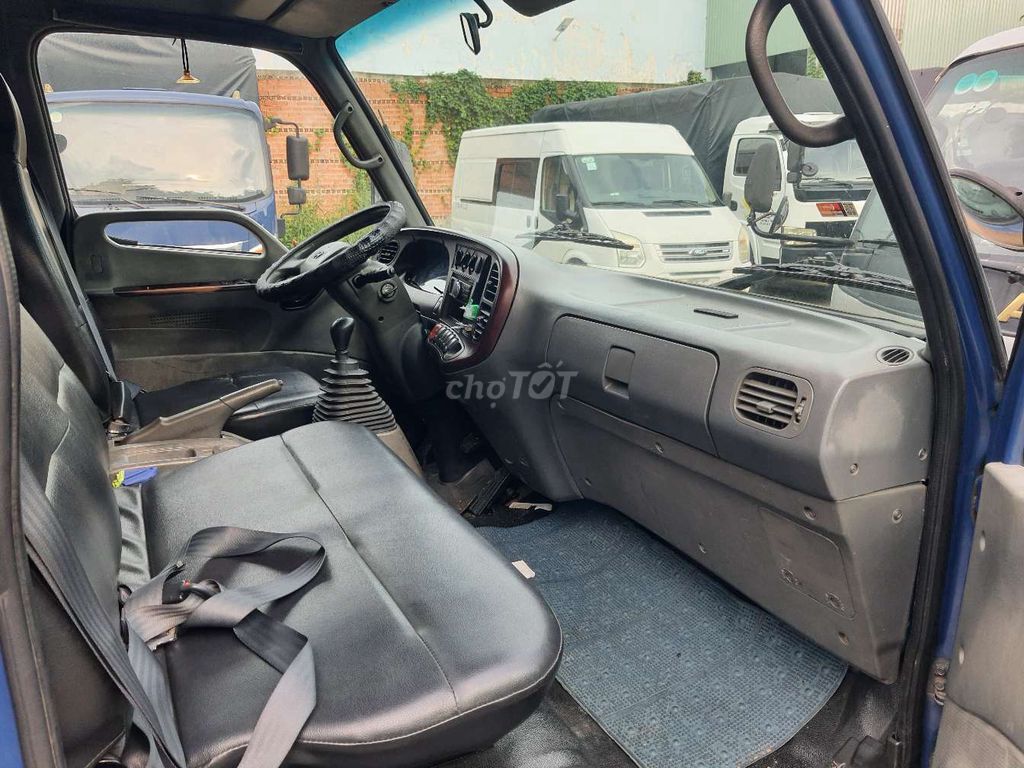 Bán gấp Hyundai 1.6 tấn đời 2014 thùng kín 4m4. Mua bán Xe tải, xe ben tại Thành phố Thuận An Bình Dương được đăng bởi Hồ Xe Tải hình 3