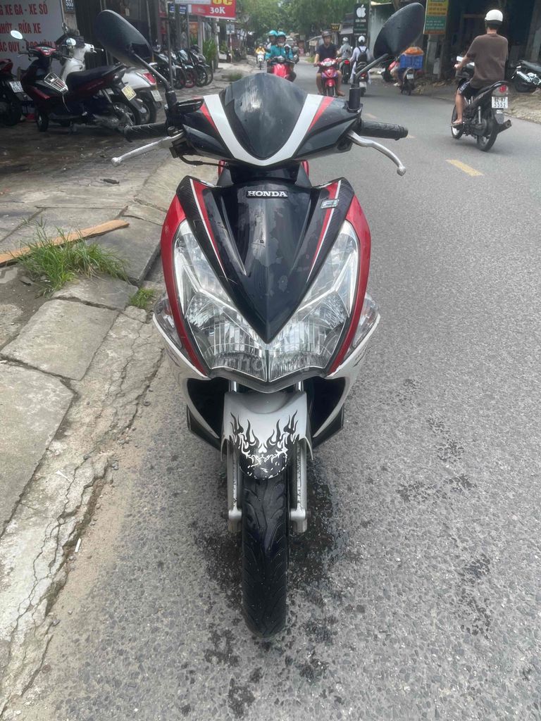 Honda Air Blade красно-белый