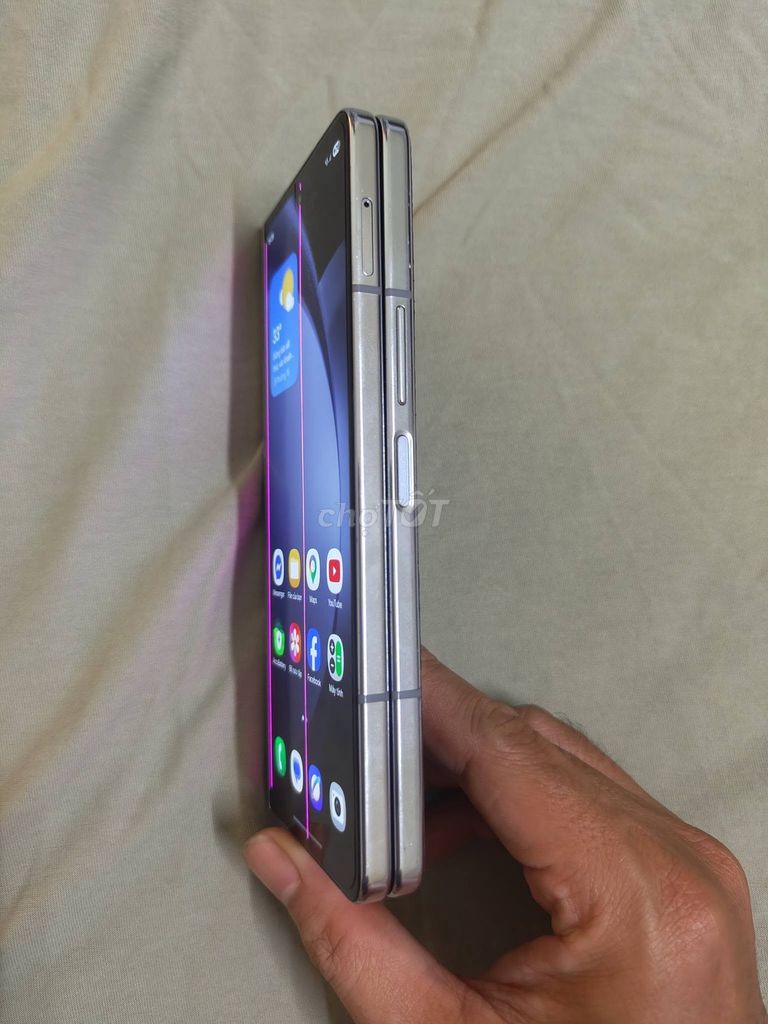 Samsung Fold 5 256GB Việt Nam Màn ngoài sọc. Mua bán Điện thoại tại Quận 5 Tp Hồ Chí Minh được đăng bởi Hội Đồ Điện Tử hình 1