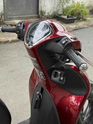 Honda SH Mode 2021 ABS Đỏ đen 29.000km. Mua bán Xe máy tại Quận Gò Vấp Tp Hồ Chí Minh được đăng bởi Waann em xe máyy