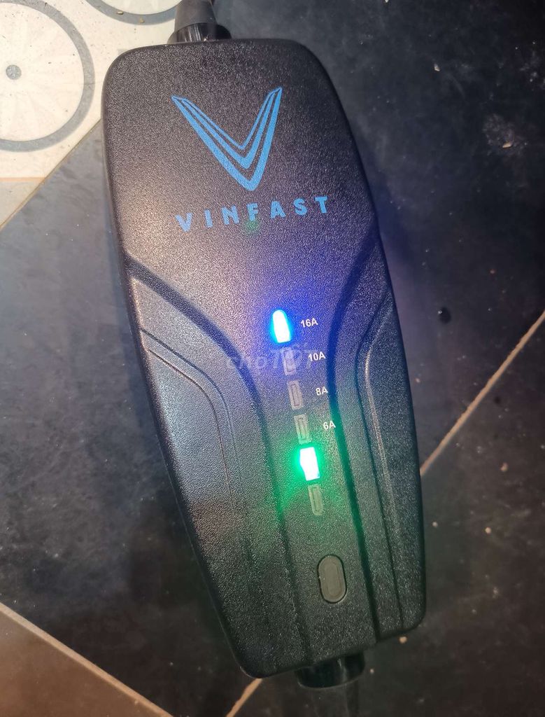 Bộ sạc cầm tay chính hàng VinFast 3.5KW. Mua bán Phụ tùng xe tại Quận Hai Bà Trưng Hà Nội được đăng bởi Japa2H208 hình 2