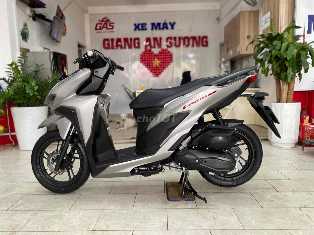 Honda Vario 150 đk 2021 màu bạc nhám BSTP. Mua bán Xe máy tại Quận 12 Tp Hồ Chí Minh được đăng bởi Xe Máy Hoàng Giang An Sương  hình 3