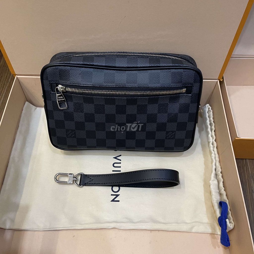 Clutch Louis Vuitton kasai new trưng bày