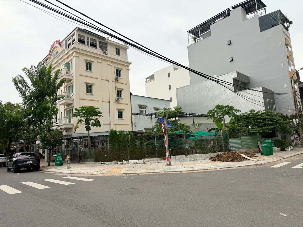 Cho thuê nhà mặt tiền với diện tích hơn 400m2 ngang 24m