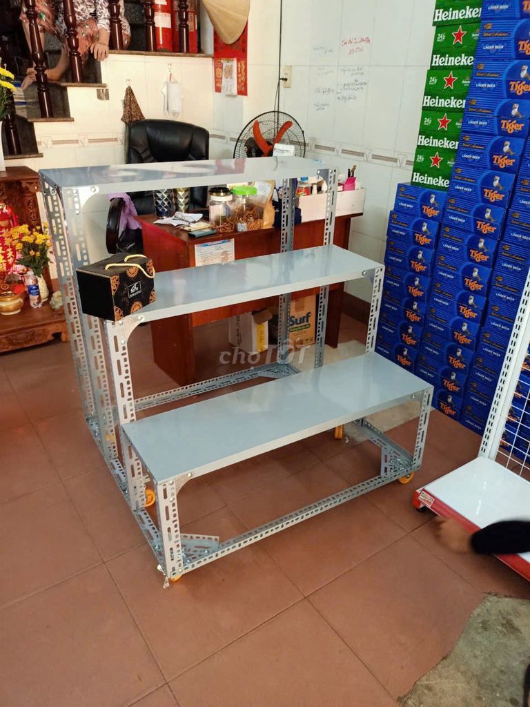 Kệ bậc thang Ngọc Tín Kim loại Xám ghi 3 tầng. Mua bán Tủ, kệ gia đình tại Quận Bình Tân Tp Hồ Chí Minh được đăng bởi CÔNG TY NGỌC TÍN hình 1