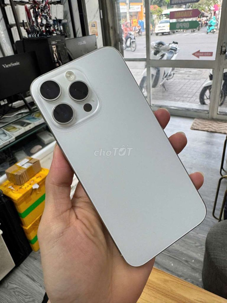 Apple iPhone 15 Pro Max 256GB Trắng Mỹ. Mua bán Điện thoại tại Thành phố Nha Trang Khánh Hòa được đăng bởi Khai Trần hình 1