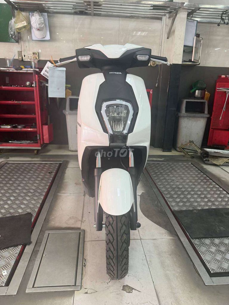 Xe máy điện Honda ICON E bản cao cấp mới 100%. Mua bán Xe điện tại Quận 5 Tp Hồ Chí Minh được đăng bởi Phong Văn hình 1