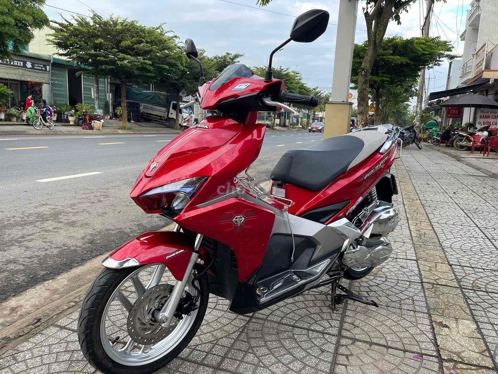 Honda Air Blade 125 Đỏ 16000 km. Mua bán Xe máy tại Huyện Đơn Dương Lâm Đồng được đăng bởi xe máy cũ Miền Nam Anh Duy hình 3