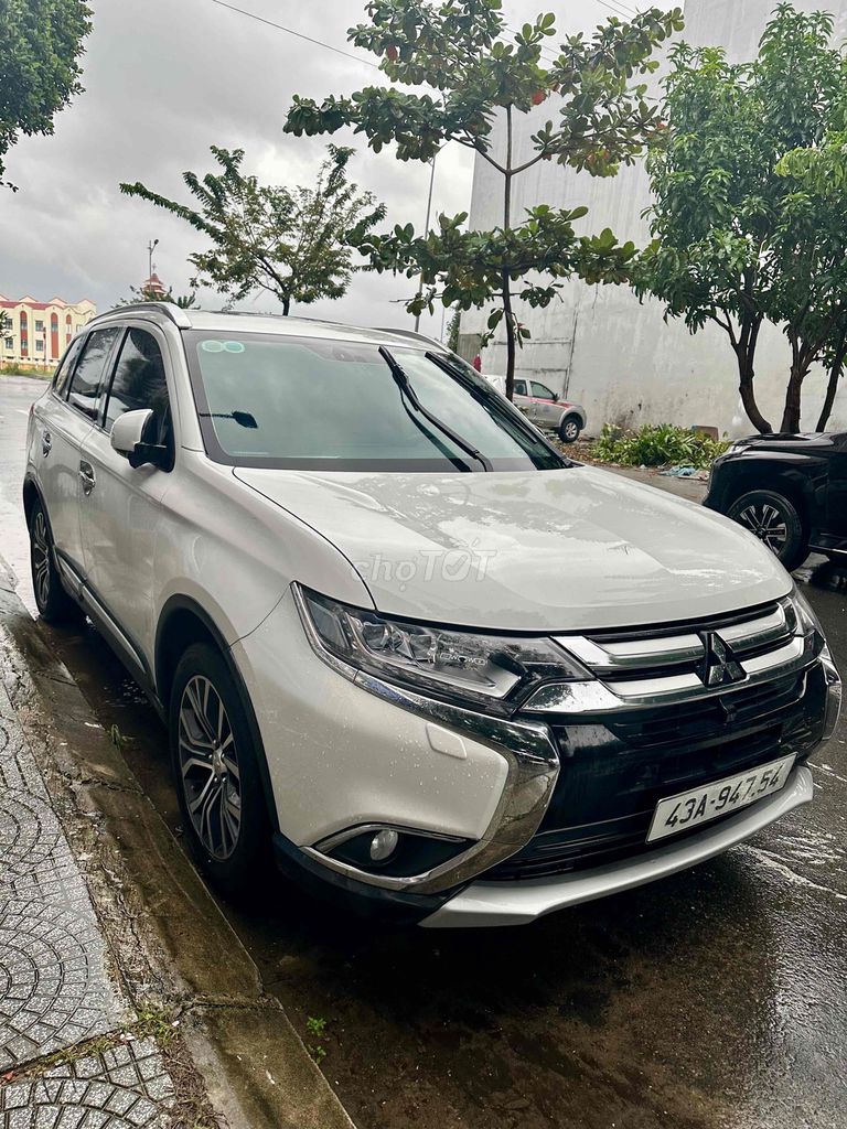 Xe gia đình đang đi cần bán. Mua bán Ô tô tại Quận Cẩm Lệ Đà Nẵng được đăng bởi Vi Oanh hình 3