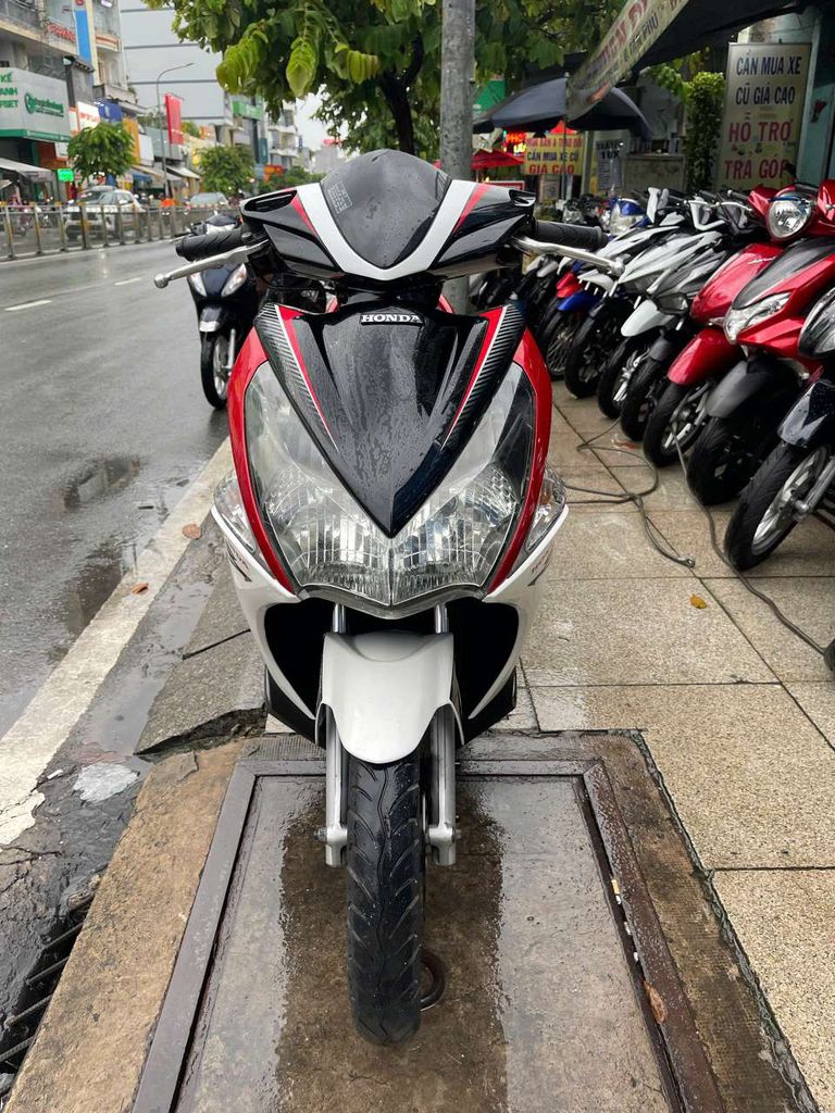 Honda Air Blade 2012 Красно-бело-черный