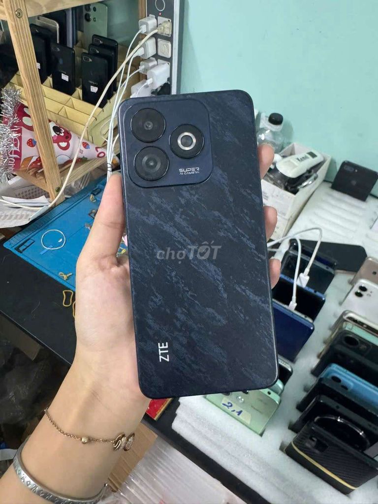 zte blade a75, 128g, pin trâu, zin full. Mua bán Điện thoại tại Thành phố Thủ Dầu Một Bình Dương được đăng bởi Phước Mobile hình 1