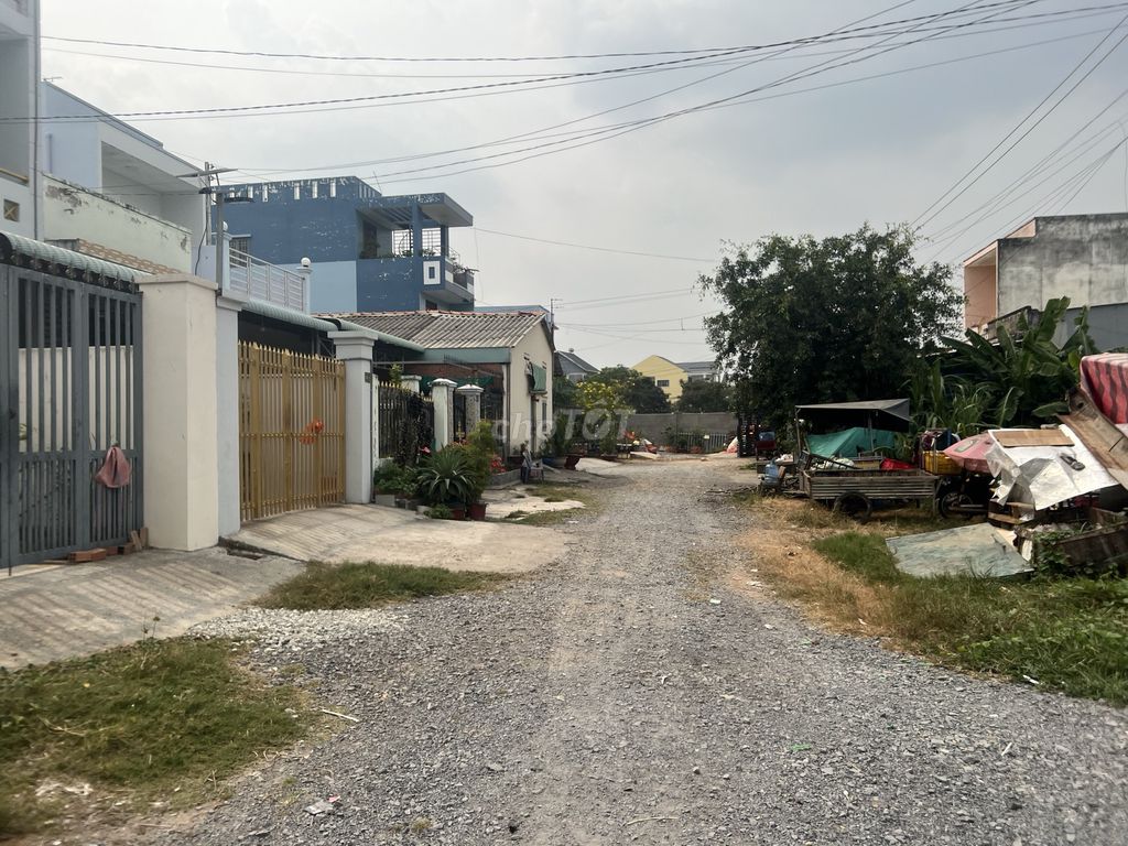 ĐẤT 4X25 THỔ CƯ 100M2 NGAY KDC 135 TRUNG TÂM BẾN LỨC