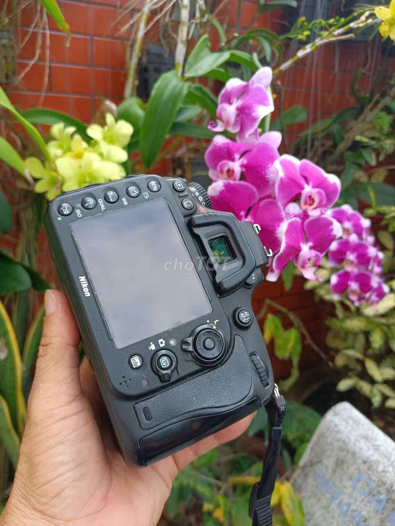Máy ảnh Nikon D610 17-35mm Đen. Mua bán Máy ảnh, Máy quay tại Thành phố Long Xuyên An Giang được đăng bởi Lý Phước Hảo hình 1