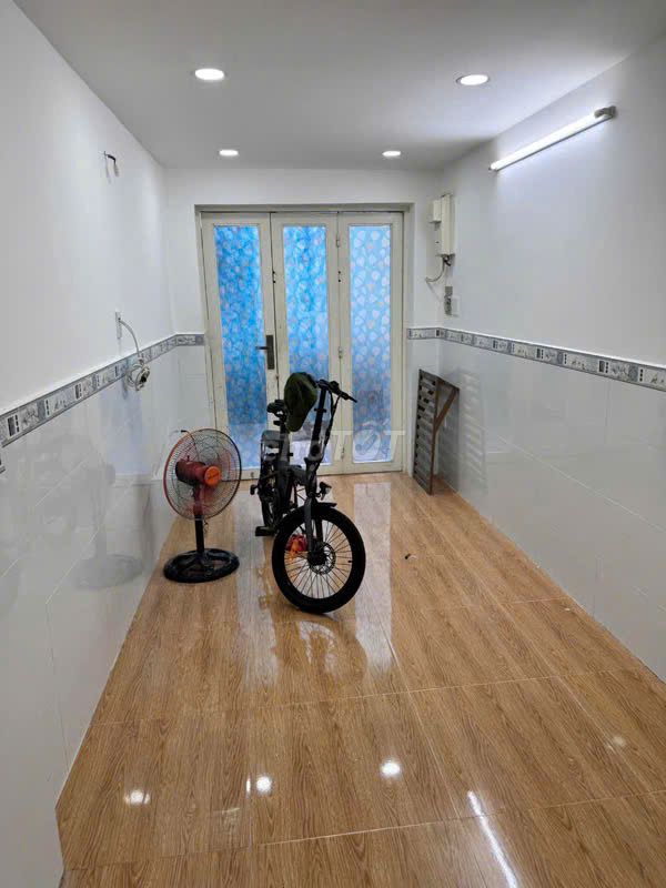 BÁN NHÀ BÌNH THẠNH NHỈNH 2 TỈ, SÁT QUẬN 1, DỌN VÀO Ở NGAY. Mua bán nhà ở tại Quận Bình Thạnh Tp Hồ Chí Minh được đăng bởi Phúc Khoa hình 4