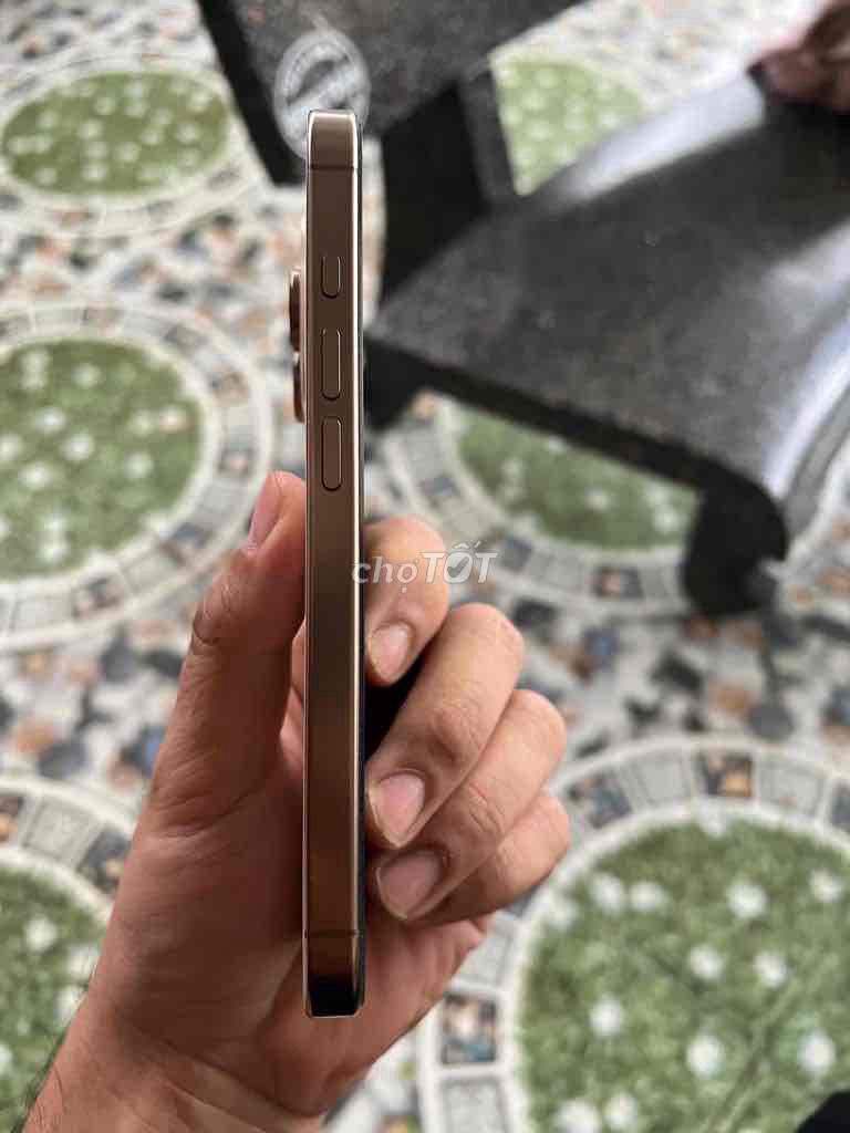 Apple iPhone 16 Pro Vàng. Mua bán Điện thoại tại Quận 1 Tp Hồ Chí Minh được đăng bởi Gấu Bepo hình 1