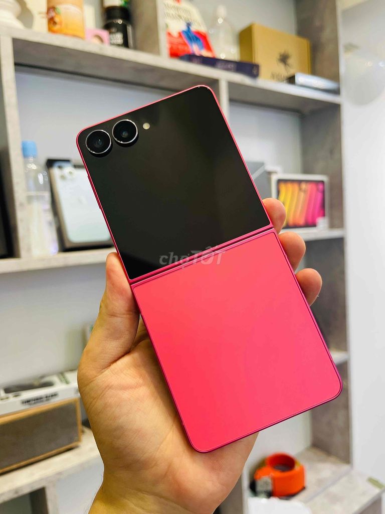 Samsung Galaxy Z Flip 7 Colar Red Việt Nam. Mua bán Điện thoại tại Quận 3 Tp Hồ Chí Minh được đăng bởi Nguyễn Văn Tài hình 1