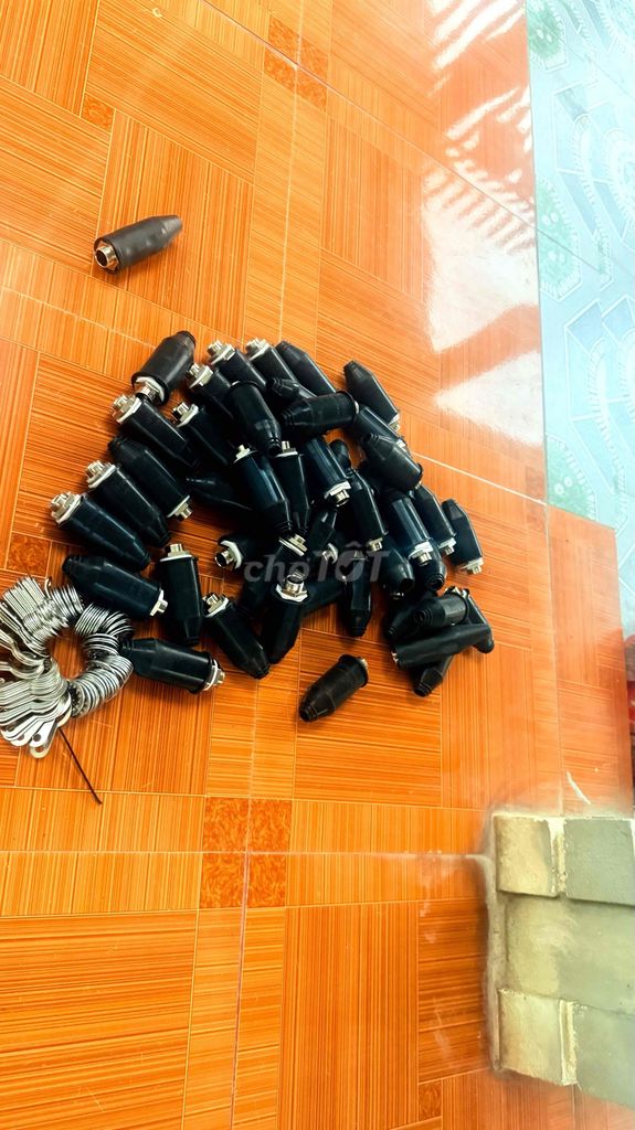 Gland khoá cáp Đồng Bạc Đa dạng. Mua bán Đồ chuyên dụng, Giống nuôi trồng tại Thị xã Ba Đồn Quảng Bình được đăng bởi Anh 73 hình 1
