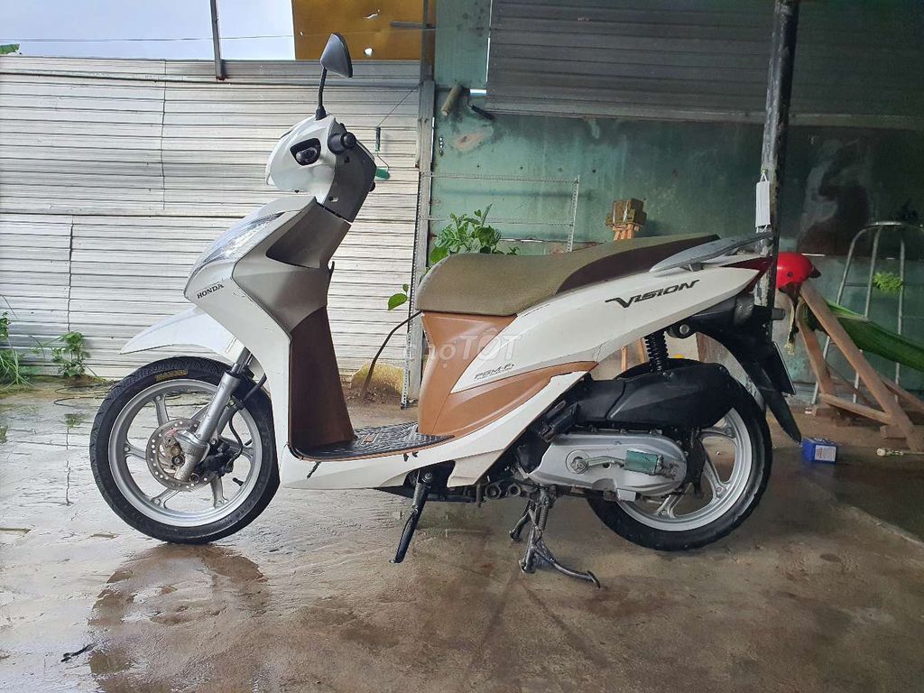 Vision 2014 trắng. Mua bán Xe máy tại Huyện Cần Giuộc Long An được đăng bởi Trần Phi hình 1
