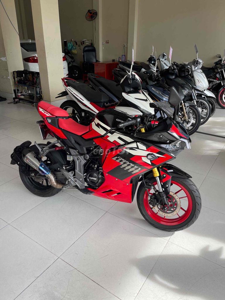 gpx demon .2022 . fi . lướt 4k km . zin nguyên bản. Mua bán Xe máy tại Thành phố Rạch Giá Kiên Giang được đăng bởi XE MÁY ÚT BÉ  hình 1