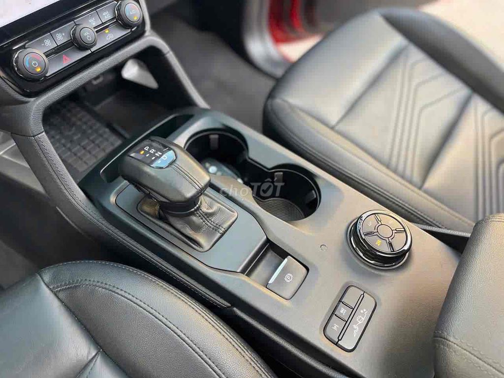 Ford Everest Titanium 2.0L 4x4 model 2023 đỏ cam. Mua bán Ô tô tại Quận Cầu Giấy Hà Nội được đăng bởi Cao Quý hình 17