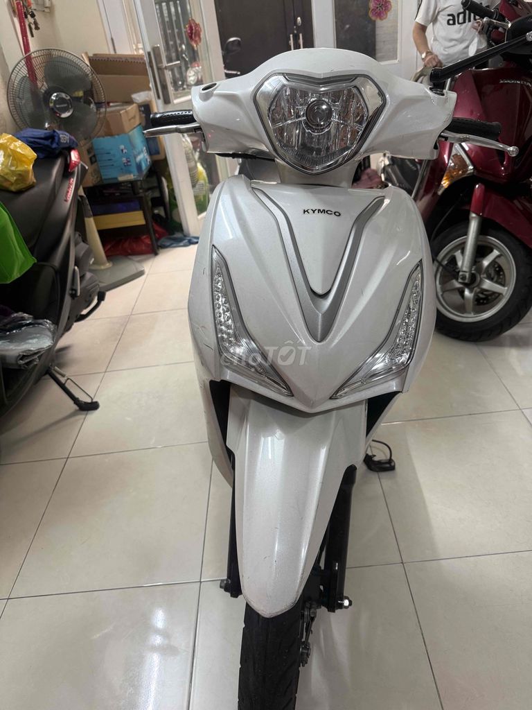 Bán Xe Kymco Candy 50cc màu trắng. Mua bán Xe máy tại Quận 3 Tp Hồ Chí Minh được đăng bởi Trần Thị Phương hình 4