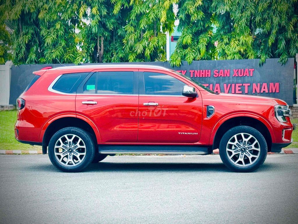 Ford Everest 2022 Titanium 2.0L 1 cầu- 48000 km. Mua bán Ô tô tại Quận Tân Phú Tp Hồ Chí Minh được đăng bởi Nissan Gia Thành  hình 3