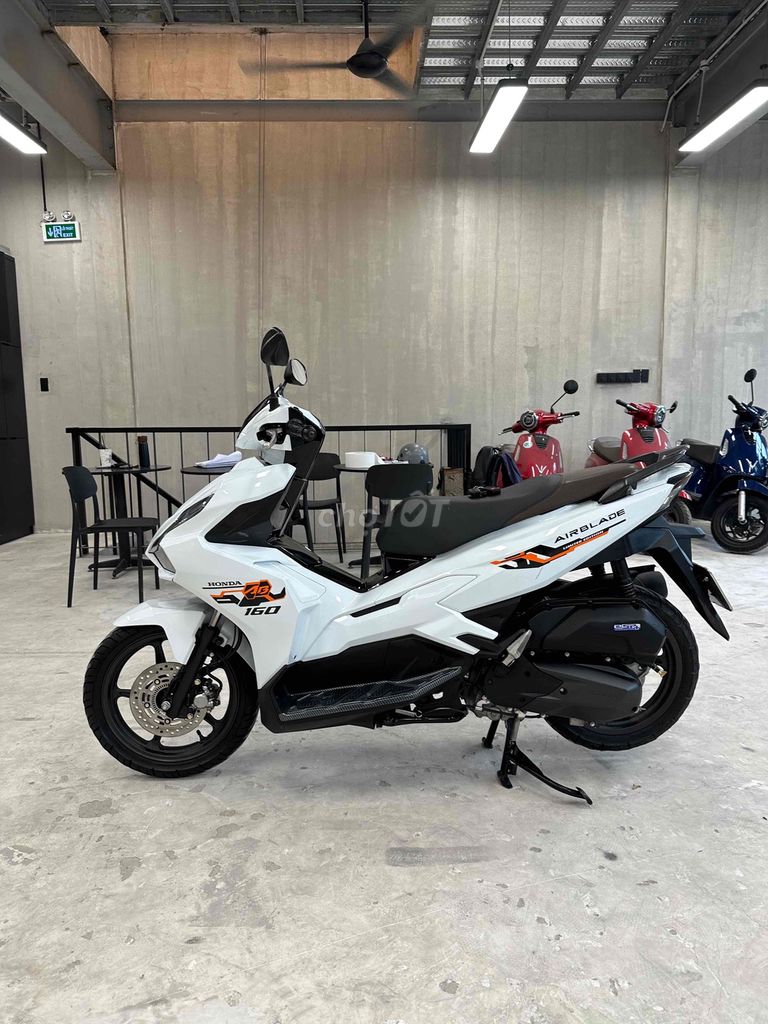 Honda Air Blade 160 ABS 2023 Trắng đen 5100 km. Mua bán Xe máy tại Quận 8 Tp Hồ Chí Minh được đăng bởi Lộc Trần  hình 5
