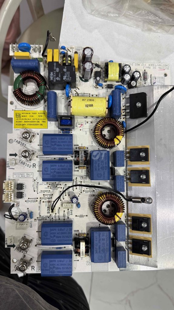 Bo mạch bếp điện từ đôi  Electrolux EHI7260BA nhâp. Mua bán Bếp, lò, đồ điện nhà bếp tại Quận 8 Tp Hồ Chí Minh được đăng bởi Tuấn hình 1