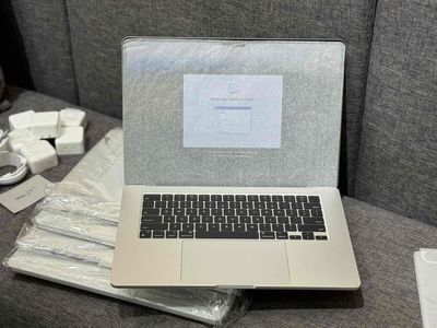MacBook Air 15" 2024 : M3 8CPU/10GPU/8GB/512GB