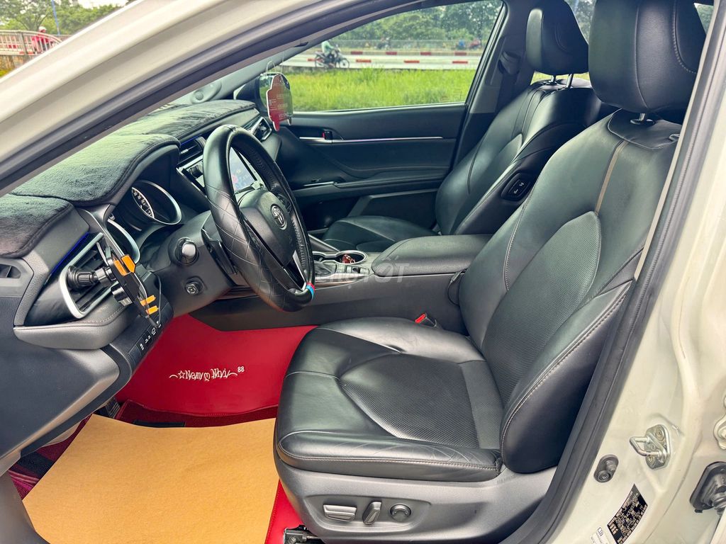 Camry 2019 2.5Q Nhập thái - 99.890 km - Còn Giảm. Mua bán Ô tô tại Huyện Củ Chi Tp Hồ Chí Minh được đăng bởi Vũ Phong Toyota Sure Xe Cũ Chính Hãng hình 12