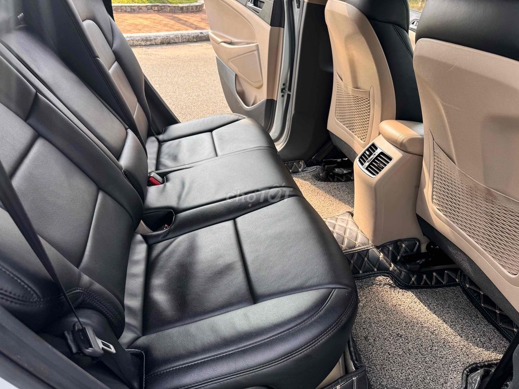 Hyundai Tucson 2015 2.0 AT bản Full nhập cực ngon. Mua bán Ô tô tại Thành phố Thủ Đức Tp Hồ Chí Minh được đăng bởi Trần Quốc Bảo hình 10