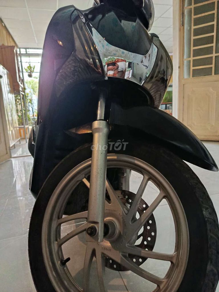Bán Honda SH Sang Tên Được. Mua bán Xe máy tại Huyện Càng Long Trà Vinh được đăng bởi Nhà Pp Phan Gia Phú hình 4
