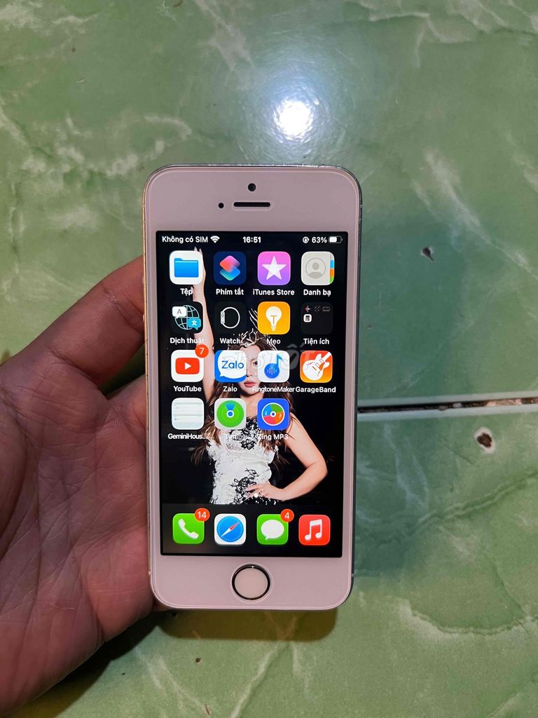iPhone 5SE 16GB. Mua bán Điện thoại tại Huyện Bình Chánh Tp Hồ Chí Minh được đăng bởi Nguyễn Thành Nhân hình 1