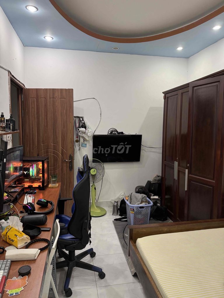 Nhà mặt tiền Âu Cơ, tiện kinh doanh, và ở