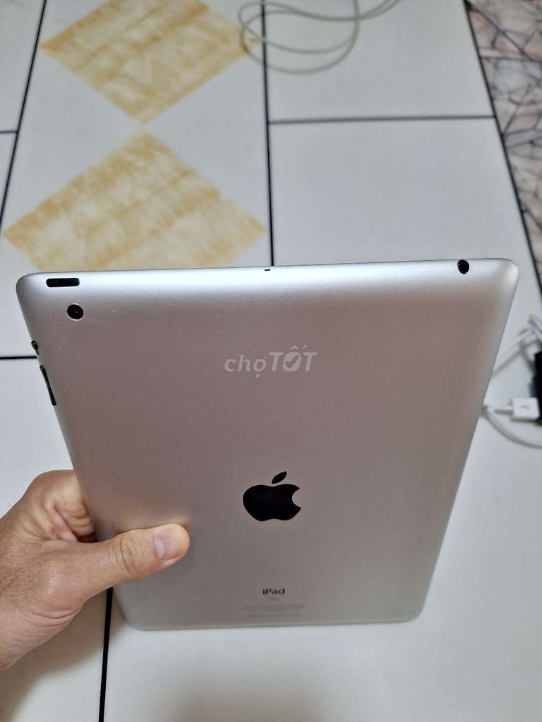 Cần bán iPad 4, máy rất đẹp.