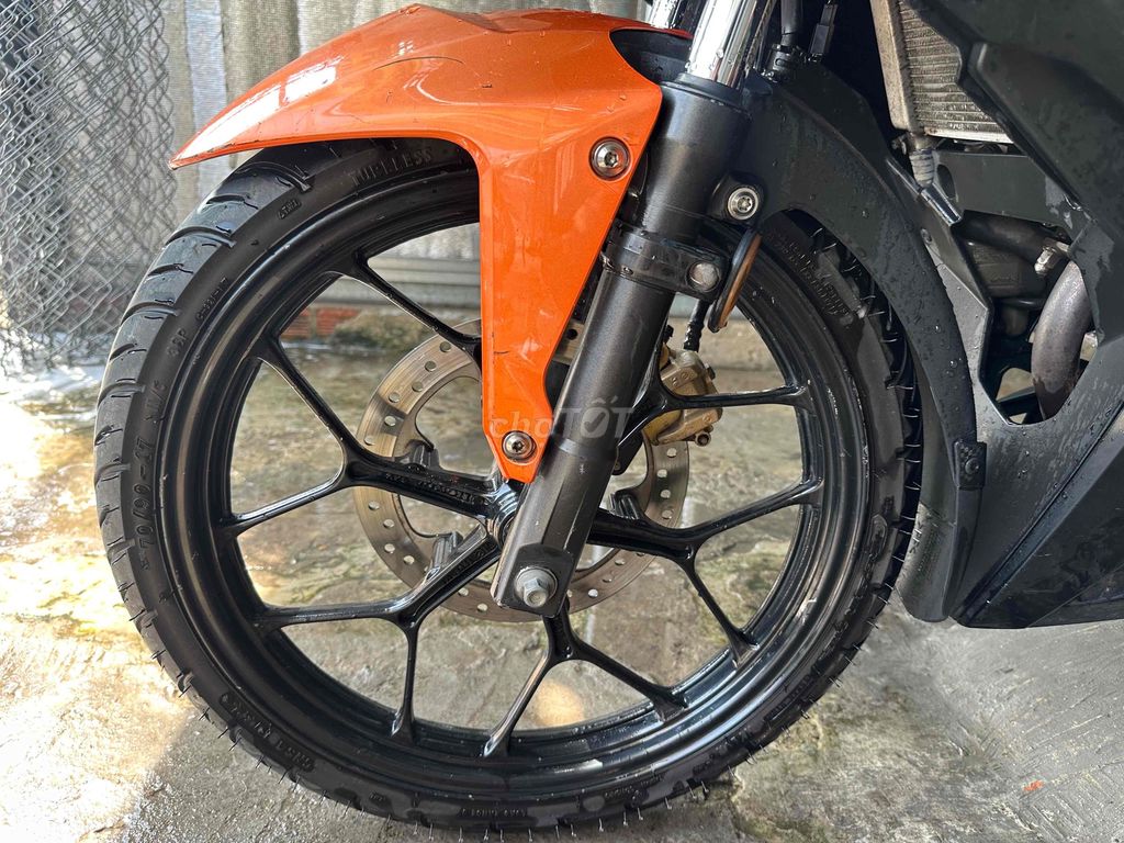 Honda Winner V1 2017 МКПП, оранжево-черный