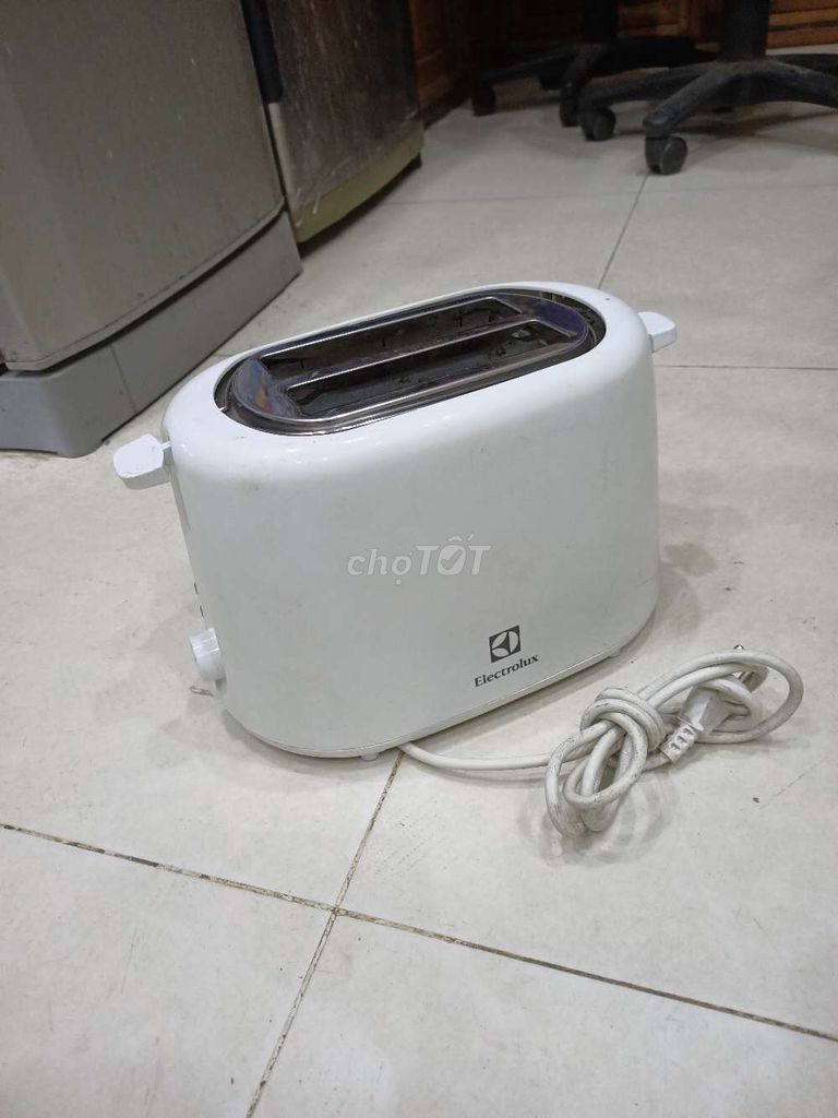 Máy nướng bánh mì Electrolux ETS1303W. Mua bán Bếp, lò, đồ điện nhà bếp tại Quận Cẩm Lệ Đà Nẵng được đăng bởi Hoàng Tôn hình 1