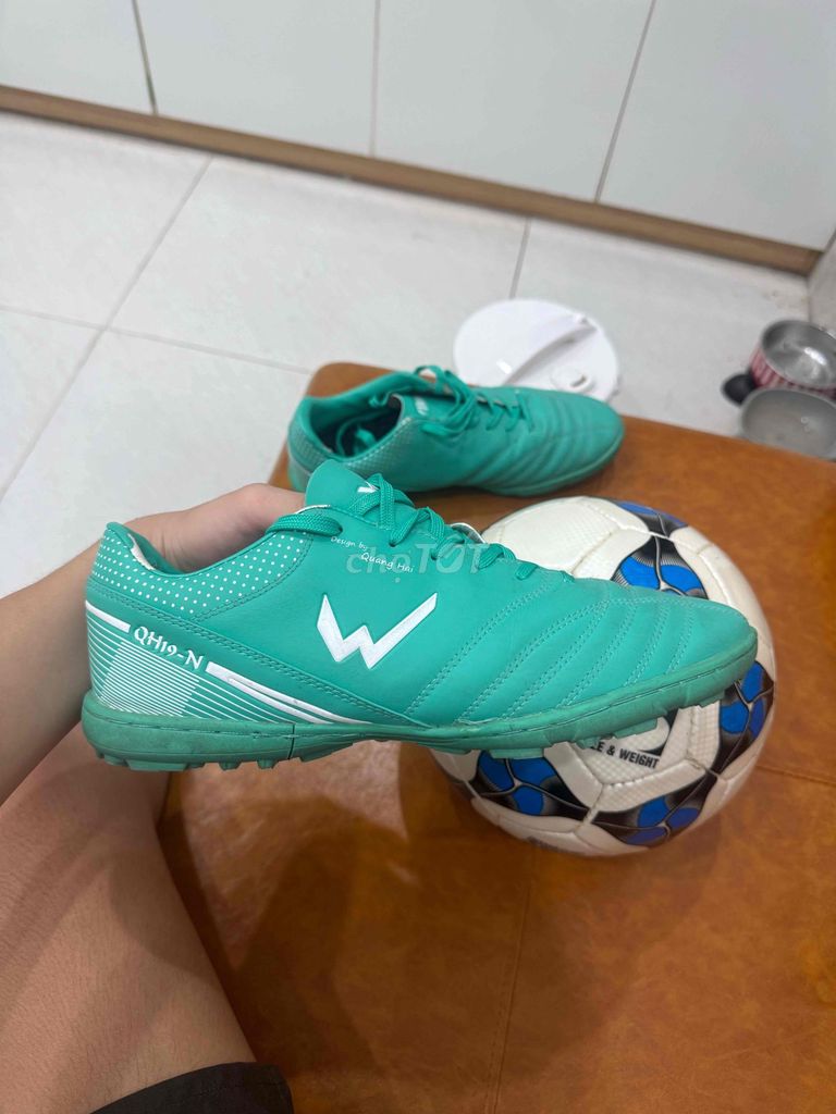 Giày đá bóng Nam size 42 Xanh ngọc. Mua bán Đồ thể thao, Dã ngoại tại Quận Đống Đa Hà Nội được đăng bởi Ánh Dương hình 1