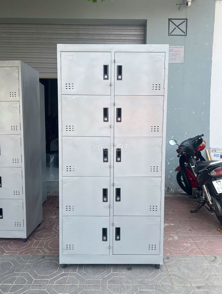 Tủ loCKer 10 nNGăn để đồ nhÂN viên an toàn có KHOÁ