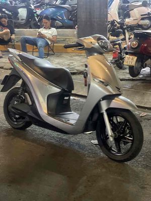 VinFast Feliz S Bạc luôn pin