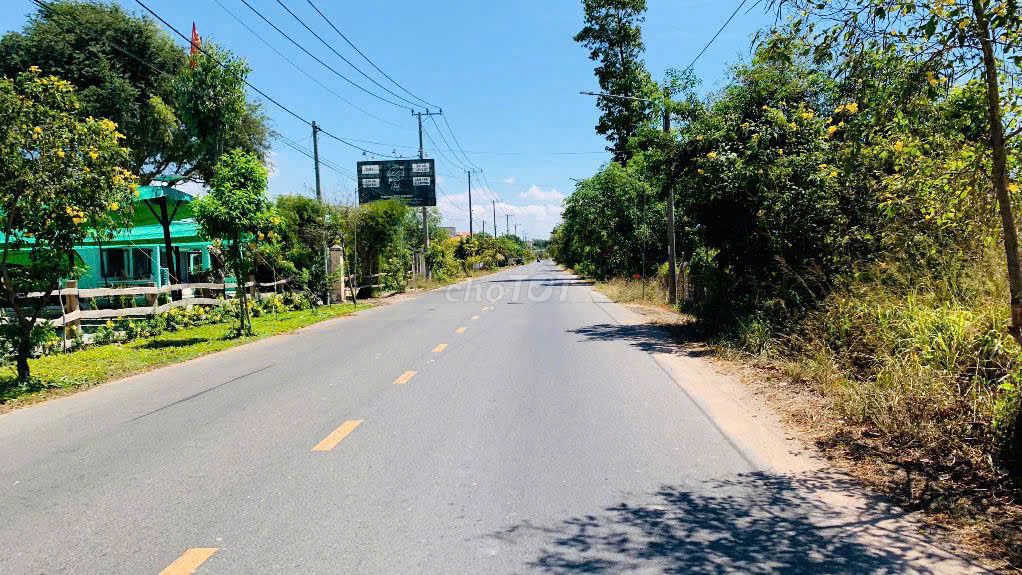 Bán 250m2 đất trục chính trụ sở Ủy Ban Thị Trấn Phước Hải. Mua bán đất tại Huyện Đất Đỏ Bà Rịa - Vũng Tàu được đăng bởi Trần Thị Thơm hình 1