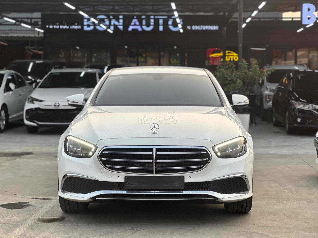 Mercedes Benz E Class 2022 E200 màu trắng