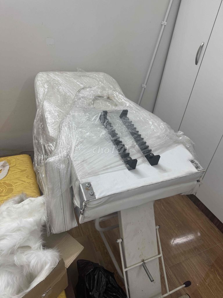 Giường tiêm Trắng Bền bỉ Dễ vệ sinh. Mua bán Đồ chuyên dụng, Giống nuôi trồng tại Quận Tân Bình Tp Hồ Chí Minh được đăng bởi Phuong hình 1