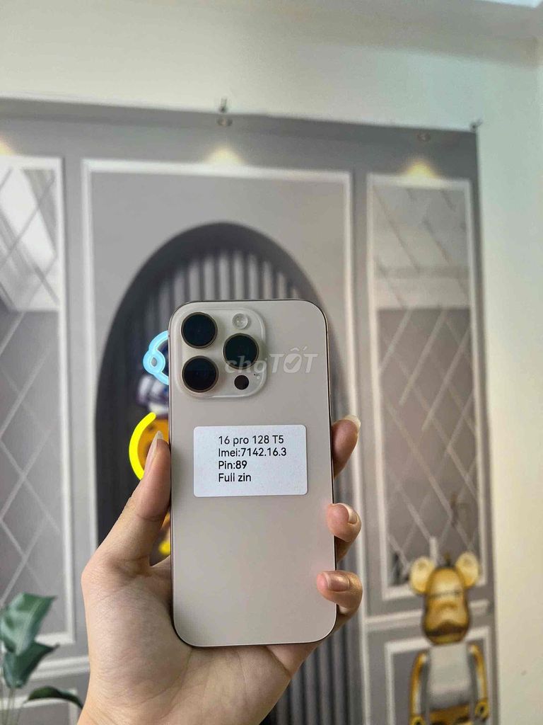 iPhone 16 Pro 128GB Vàng Quốc tế. Mua bán Điện thoại tại Quận Bắc Từ Liêm Hà Nội được đăng bởi Cửa hàng Bính Táo hình 1